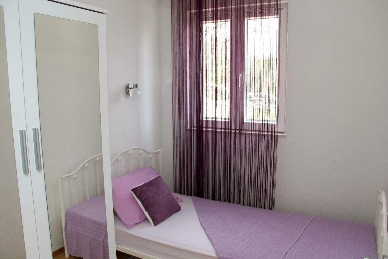 Apartmani Corleone Bilice Exterior photo